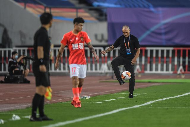 困难是暂时的 谢晖等待长春亚泰主场草皮返青