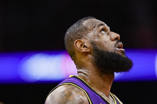 约基奇31分掘金大胜马刺回西部第一 爵士擒鹰